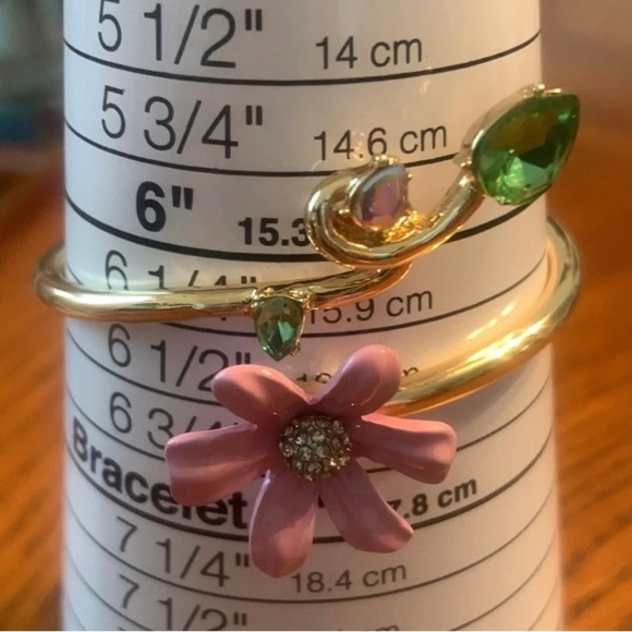 BETSEY JOHNSON SET Polka Dot Daisy Bracelet & Matching Daisy Earrings NEW NWT - Picture 6 of 12